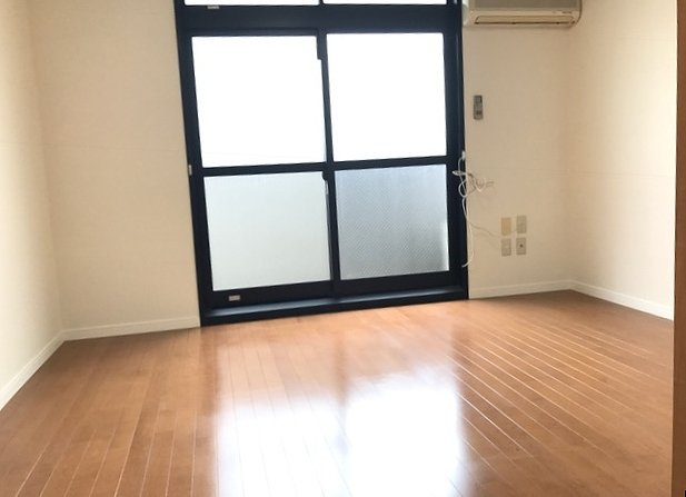 レオパレスリブェールの居間・リビング