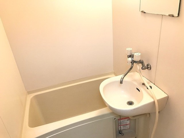 レオパレスリブェールの浴室