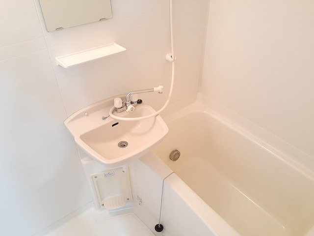 メゾンイーストの浴室