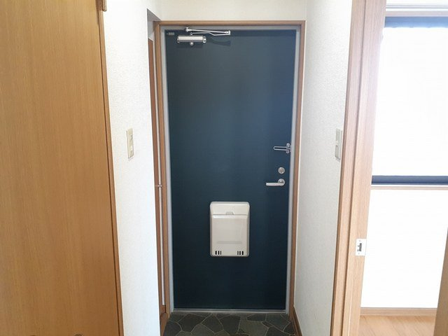 メゾンイーストの玄関