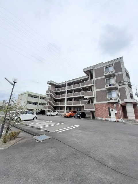 アーデントグレイスの駐車場