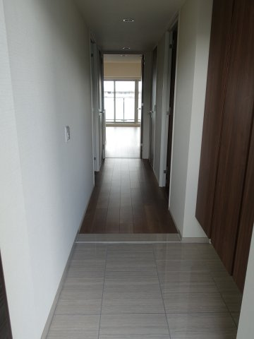 プラウド新潟米山の玄関