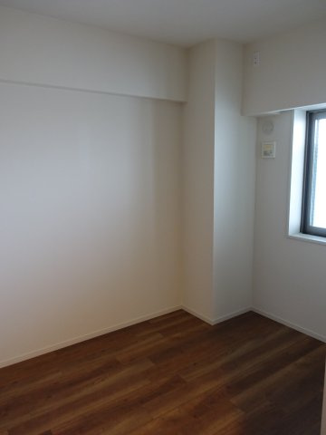 新潟市中央区米山３丁目の賃貸マンションの洋室