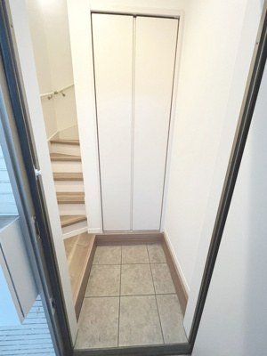 【玄関】 | ピュアメゾン岩槻西原台 | 毎日通る玄関はこちらです