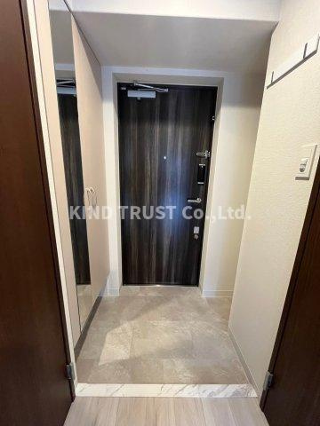 エスリードレジデンス梅田マークスの玄関|明るい玄関です