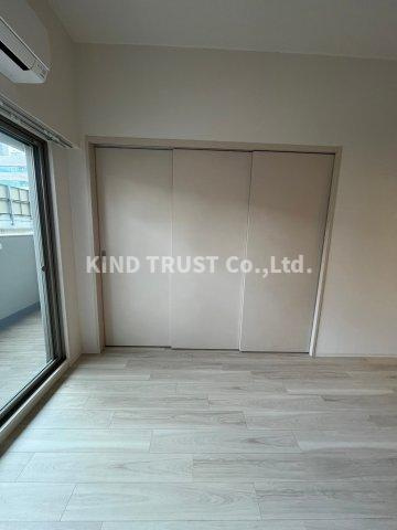 エスリードレジデンス梅田マークスの居間・リビング|こちらのリビングで趣味の時間をお楽しみください