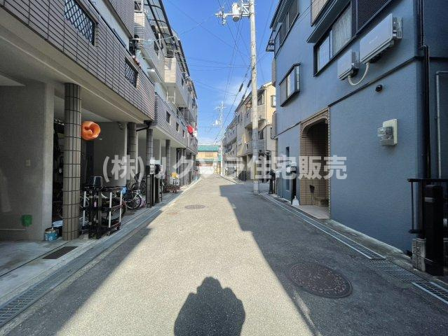 池田本町　中古一戸建ての前面道路含む現地写真|前道　北2.9ｍ　幅員4.7ｍ
■物件内覧・資金計画相談・住宅ローン相談、リフォーム相談、お問合せ受付中■
※当日・翌日のご内覧、ご相談はお電話でのお問合せがスムーズです！