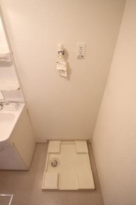 【設備】 | サンリットガーデン | 室内洗濯機置き場