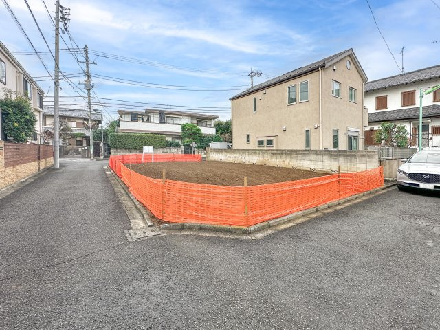 宅地分譲［世田谷区成城７丁目］の前面道路含む現地写真