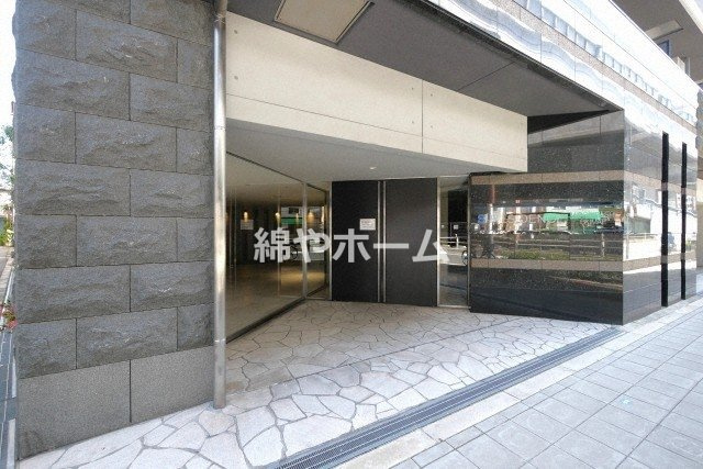 S-RESIDENCE緑橋駅前のエントランス|清潔なエントランスです