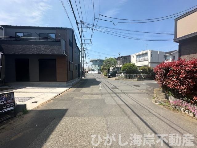 茅ヶ崎市今宿　新築戸建　全２棟の前面道路含む現地写真|4月16日撮影　建築中　現地外観
