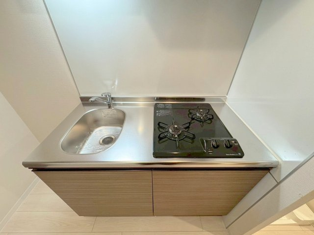 エムブイインプ新大阪の居間・リビング