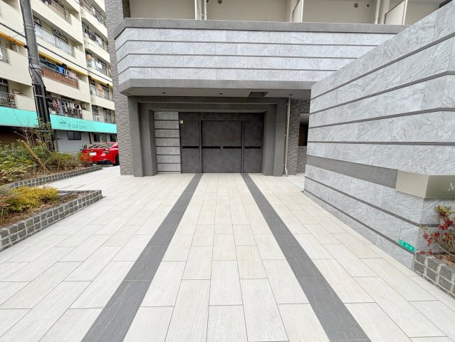 エムブイインプ新大阪のエントランス