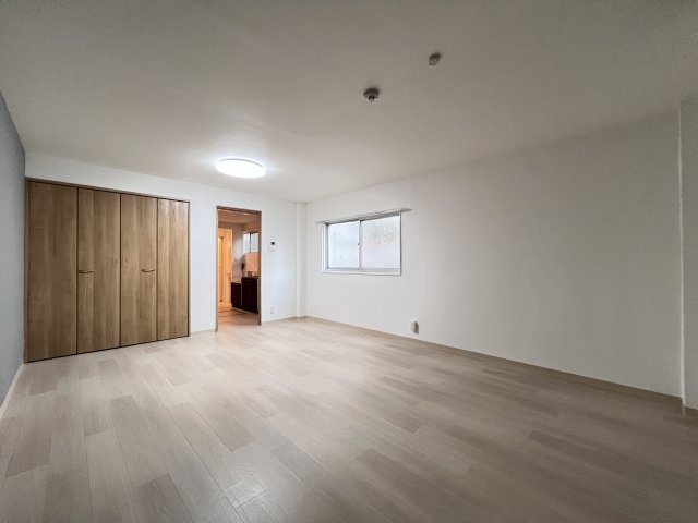 宇都宮ハイツの居間・リビング