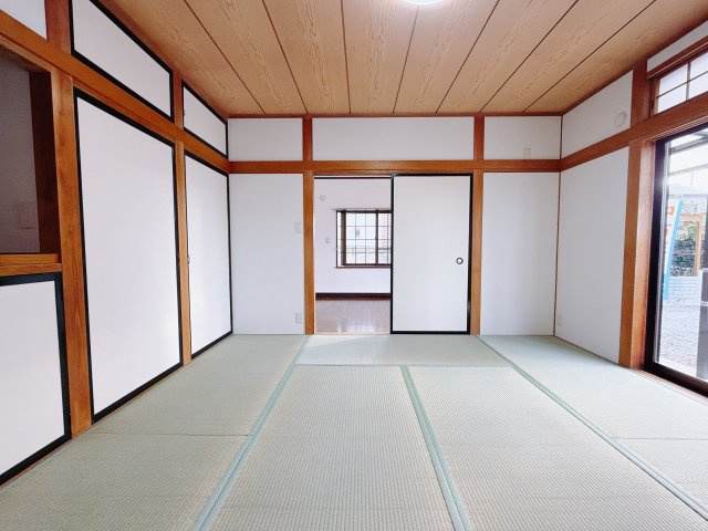 【中古戸建】前橋市関根町2丁目の和室|■1階和室｜和室があると、まるで旅館に泊まりに来たような空間ができて心が安らぎます。