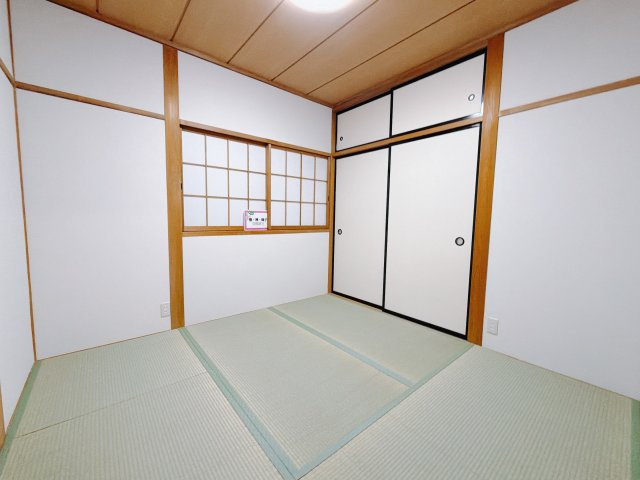 【中古戸建】前橋市関根町2丁目の和室|■1階和室｜和室でしか味わえない畳ならではの香りや素材で和のやすらぎを感じてください♪休日はお子様とお昼寝するのにも最適です！