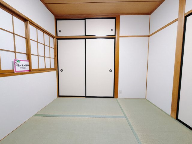 【中古戸建】前橋市関根町2丁目の和室|■1階和室｜「続き間の和室」は子育て世代にこそ適しています。お子様のお昼寝スペースや、洗濯物をたたむのに便利です。客間やリビングの延長としても使えます。