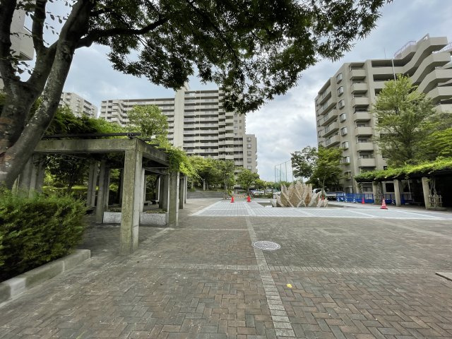 オークヒルズ香里弐番館の周辺