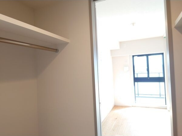 ローレルアイ名駅東の収納