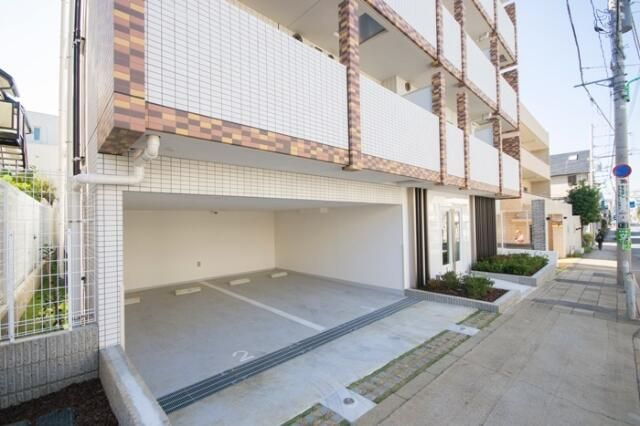 プレミアムキューブ奥沢＃ｍｏの駐車場