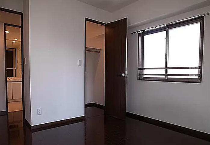 コンフォリア田町の洋室