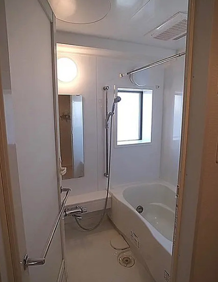 コンフォリア田町の浴室