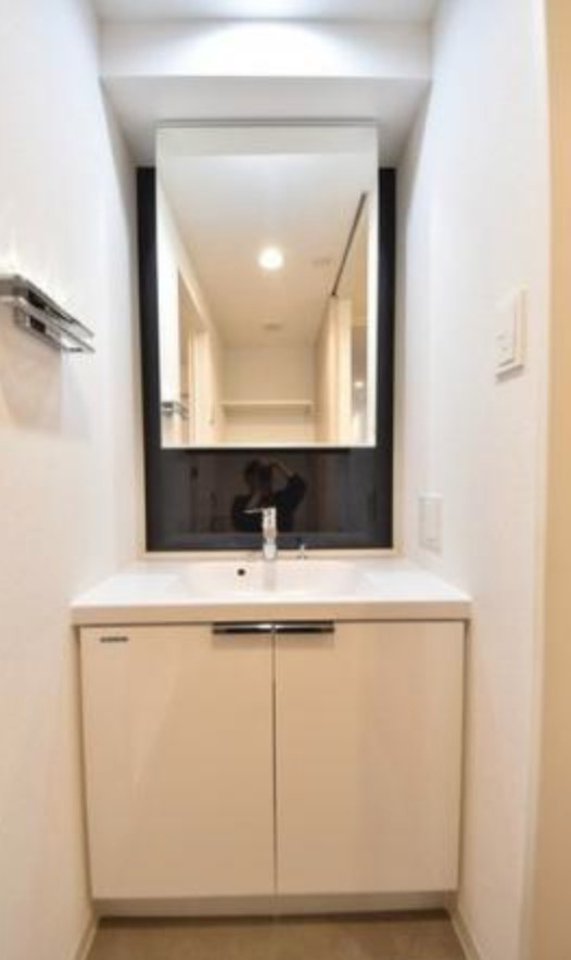 目黒区上目黒３丁目の賃貸マンションの洗面所