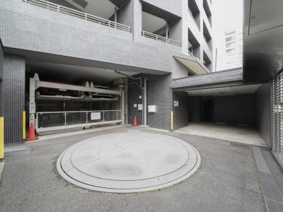 渋谷区富ヶ谷２丁目の賃貸マンションの駐車場