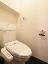 渋谷区富ヶ谷２丁目の賃貸マンションのトイレ