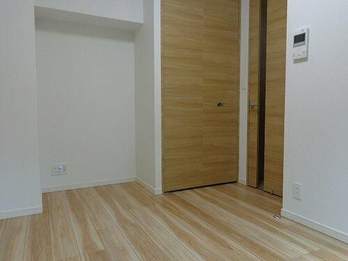 ＫＤＡ　ＳＨＩＮＡＧＡＷＡ　ＯＳＡＫＩの寝室