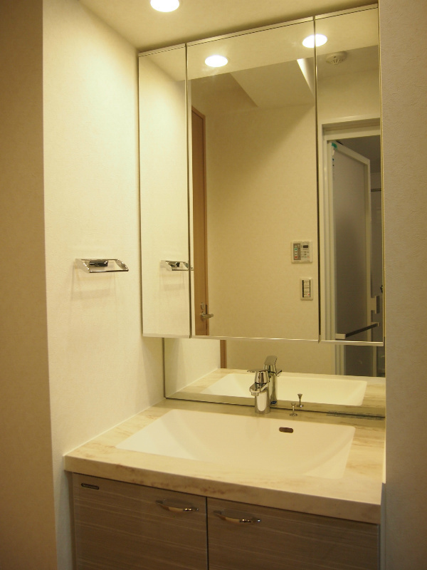 ルーブル都立家政伍番館の独立洗面台