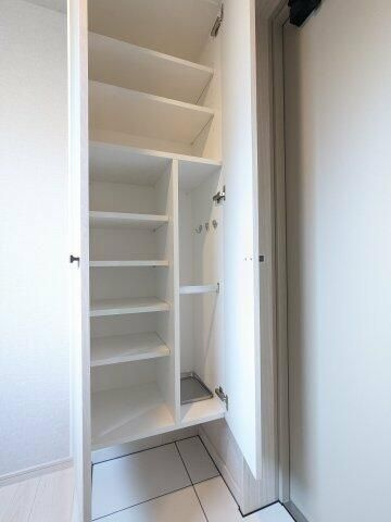 アルティザ自由が丘の玄関