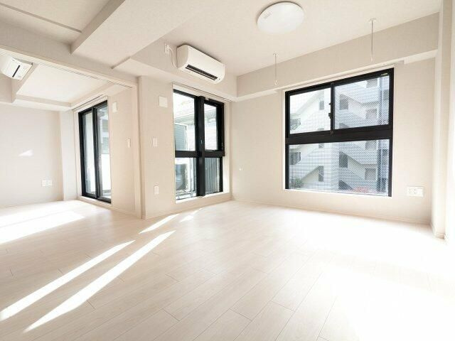 アルティザ自由が丘の居間・リビング