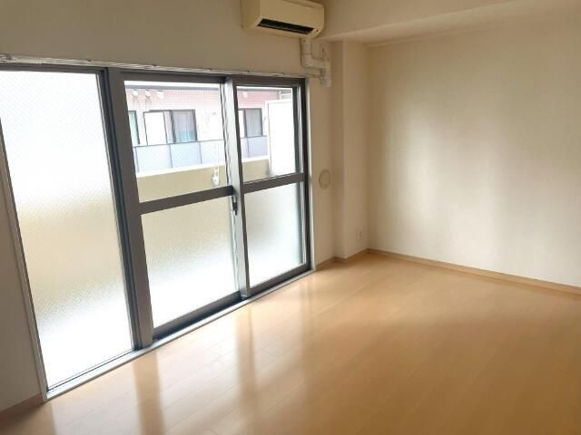 ナチュラルハウスの居間・リビング