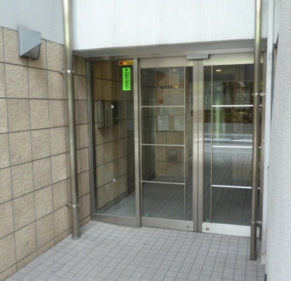 ハイリーフ芝大門のエントランス