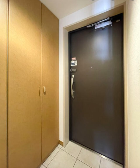 コンフォリア愛宕の玄関