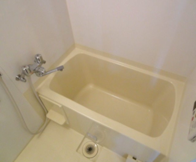 コンフォリア愛宕の浴室