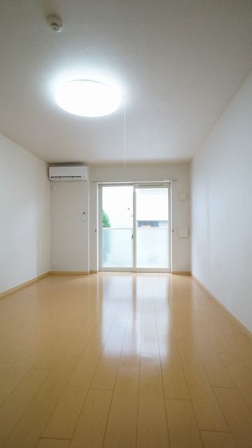 シャロルスターの居間・リビング