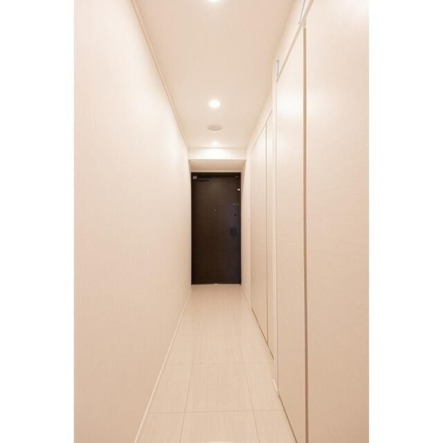 オアーゼ新宿市谷薬王寺の玄関