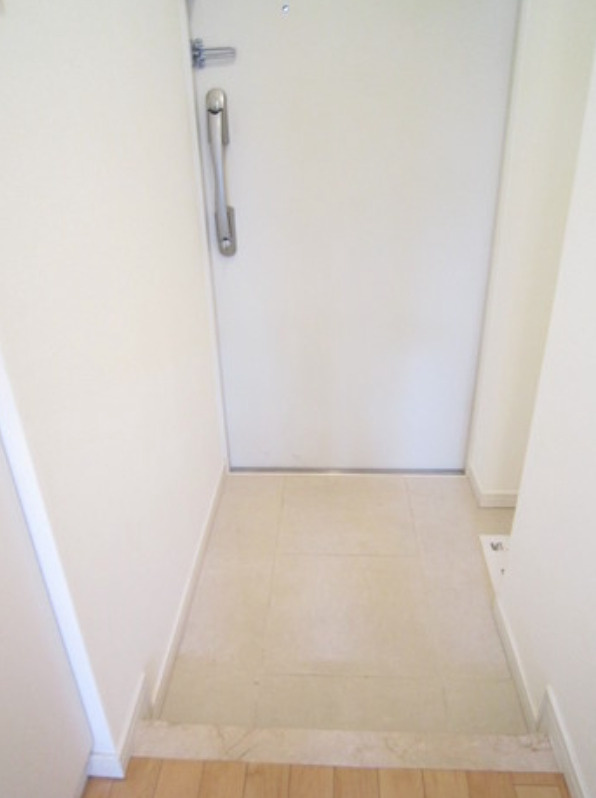 パトリア九段下の玄関