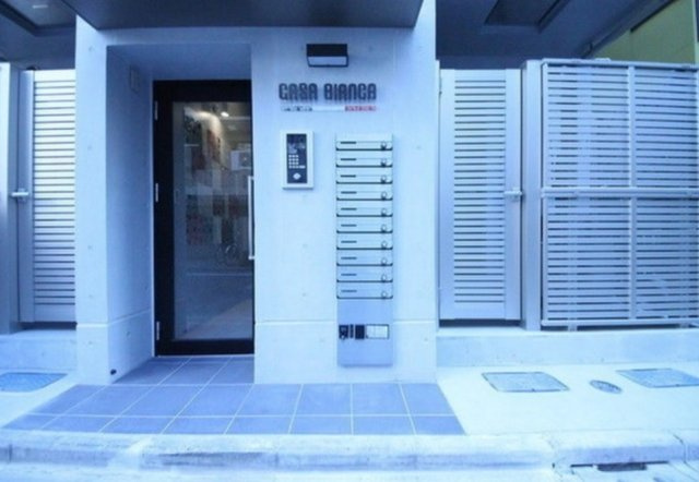 CASABIANCA（森下）のエントランス