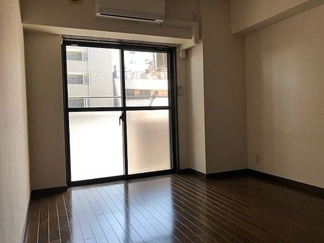 中央区新川１丁目の賃貸マンションの居間・リビング