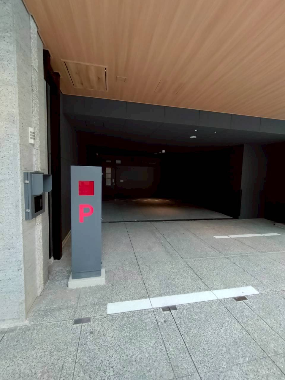 ザ・パークハウス大阪梅田タワーの駐車場