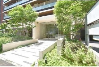 スプランディッド淀屋橋DUEのエントランス