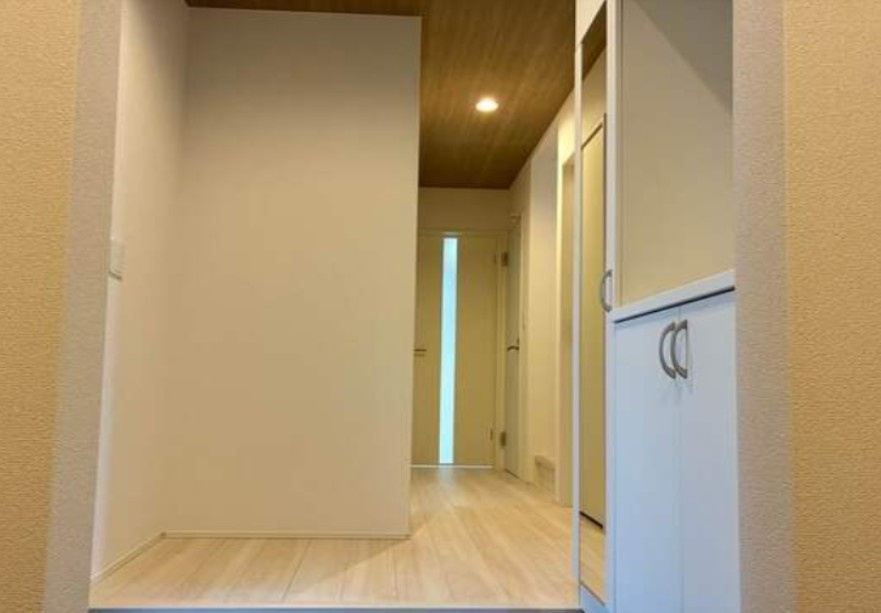 小山市犬塚3丁目　新築戸建3-1の玄関