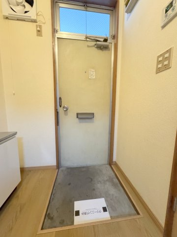 コーポ日野の玄関