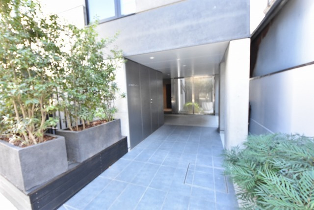 渋谷区恵比寿２丁目の賃貸マンションのエントランス