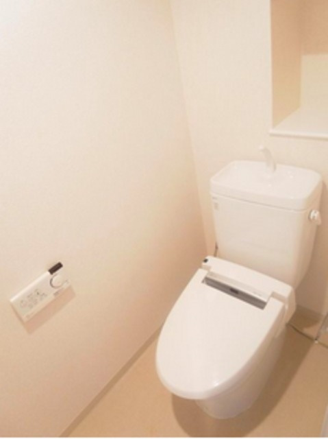 目黒区目黒本町２丁目の賃貸マンションのトイレ