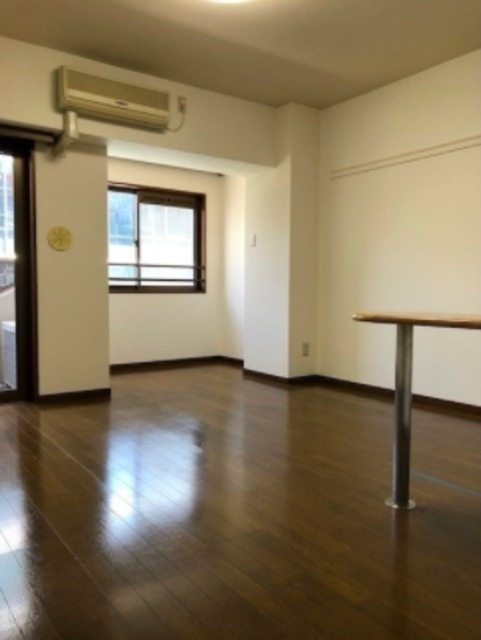 港区芝浦３丁目の賃貸マンションの居間・リビング