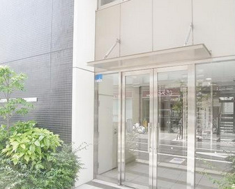 目黒区鷹番３丁目の賃貸マンションのエントランス